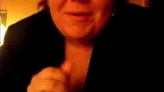 Esta morena BBW ama chupar rola!