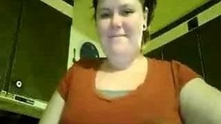 Esta milf amadora mostra suas mamas!