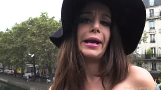 Cara Saint-Germain tem rola dura dentro dela! Cara Saint-Germain tem rola dura dentro dela!