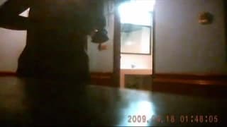 câmara oculta espia mulher pelada no banheiro