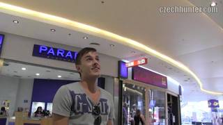 Czech hunter achou um gatinho no shopping Czech hunter achou um gatinho no shopping