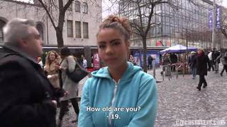 Sexo com uma jovem das ruas da República Checa