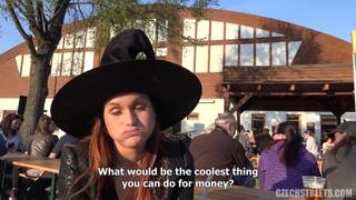 Esta bruxa é uma puta que quer chupar!