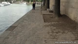 Anna tem um corpo que seduz esse homem