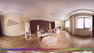 Alexis Crystal numa grande cena em VR Alexis Crystal numa grande cena em VR