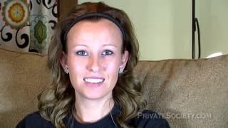 Jovem loira se masturba com vontade! Jovem loira se masturba com vontade!