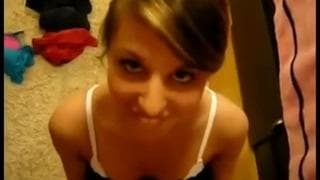 Ela fica muito bonita chupando e sente prazer