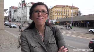 Uma tchecoslovaca fodendo ao ar livre