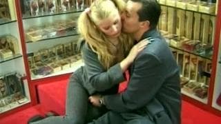 Ela ama um pau em sua bunda para uma boa foda