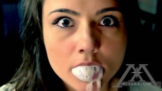 Adria Rae e Lyra Law excitadas com um strapon Adria Rae e Lyra Law excitadas com um strapon