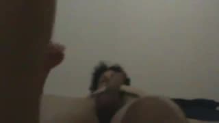 Essa amadora gosta de levar na bunda dela