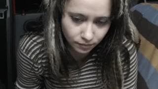 A webcam esta no lugar certo com esta jovem