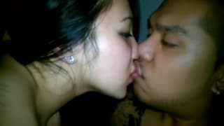 Filmando a gata novinha chupando a rola