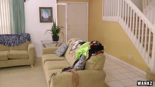 Dallas Diamondz é uma MILF loira madura sem vergonha