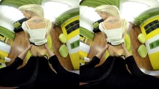 Karol manda boquete e trepa na rola desse tarado com sorte na RV