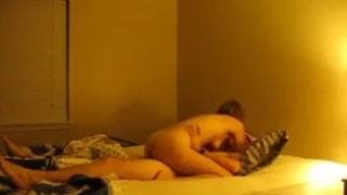 Vídeo amador de um casal fofo fodendo