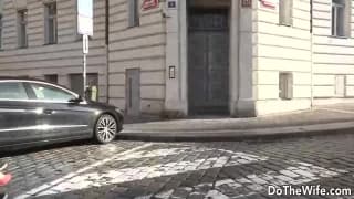 Deixa sua namorada ser fodida por um homem negro