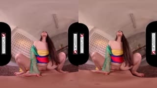 Gata chinesa se masturba e chupa na realidade virtual Gata chinesa se masturba e chupa na realidade virtual