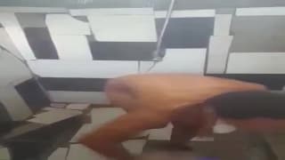 Anita está sendo gravada por um espião