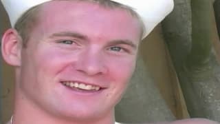 Greg Logan gosta de se masturbar de uniforme Greg Logan gosta de se masturbar de uniforme