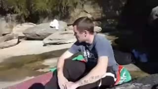 Boa cena de sexo gay ao ar livre entre jovens Boa cena de sexo gay ao ar livre entre jovens