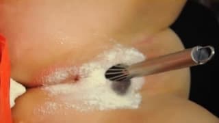 FAzendo um bolo na boceta desta mulher