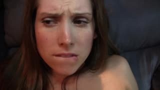 A buceta peluda rica desta rapariga