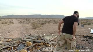 Courtney Cummz tem sua buceta salva por Sins