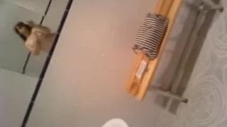 Gordinha gravando-se quando se masturba