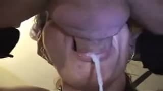 Chupando seu pau fica excitado até se vir Chupando seu pau fica excitado até se vir