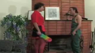 Primeiro sexo anal, depois a obrigação!