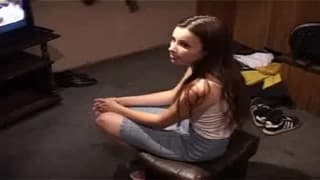 Creampie gostosa para uma jovem em casa Creampie gostosa para uma jovem em casa