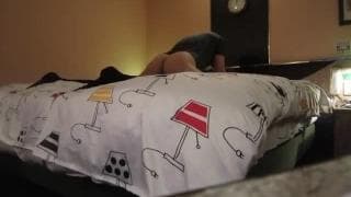 Japonês fica em quatro para ser fodida