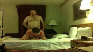 Dois caras gordos fazendo anal gostoso