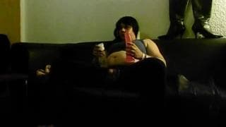 Transexual com um grande consolo para se divertir