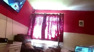 Esta manhã ele acorda se masturbando