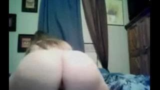 Com o preto em sua casa montando ela gostoso