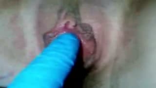 Depois do banho nada melhor do que masturbar