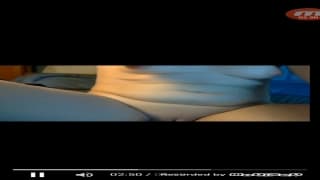 Tudo o que ela quer é mostrar-lhe a sua cona