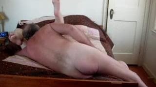 Um velho que chupa vulva com muito cuidado! Um velho que chupa vulva com muito cuidado!