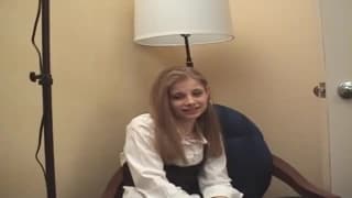 Essa loira gostosa gosta de chupar sem parar Essa loira gostosa gosta de chupar sem parar
