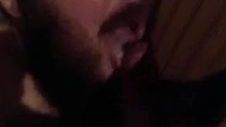 Travesti gorda dando um bom boquete