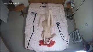 Sina se submeteu aos desejos perversos de Julius.