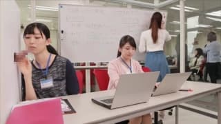 Asiáticas que adoram chupar rolas loucamente Asiáticas que adoram chupar rolas loucamente