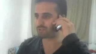 No telefone, ele bate punheta bem legal! No telefone, ele bate punheta bem legal!