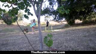 Morena Paige Owens fodida ao ar livre por uma grande pica Morena Paige Owens fodida ao ar livre por uma grande pica