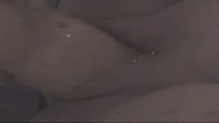 Essa garota BBW é amarrada e masturbada com um grande dildo Essa garota BBW é amarrada e masturbada com um grande dildo