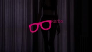 A cona molhada da Mia satisfeita com o strapOn A cona molhada da Mia satisfeita com o strapOn