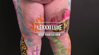 Mulher gorda com o corpo pintado sendo fodida Mulher gorda com o corpo pintado sendo fodida