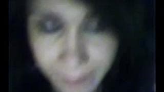 Shemale lhe mostra seu belo traseiro em filme pornô gay amador